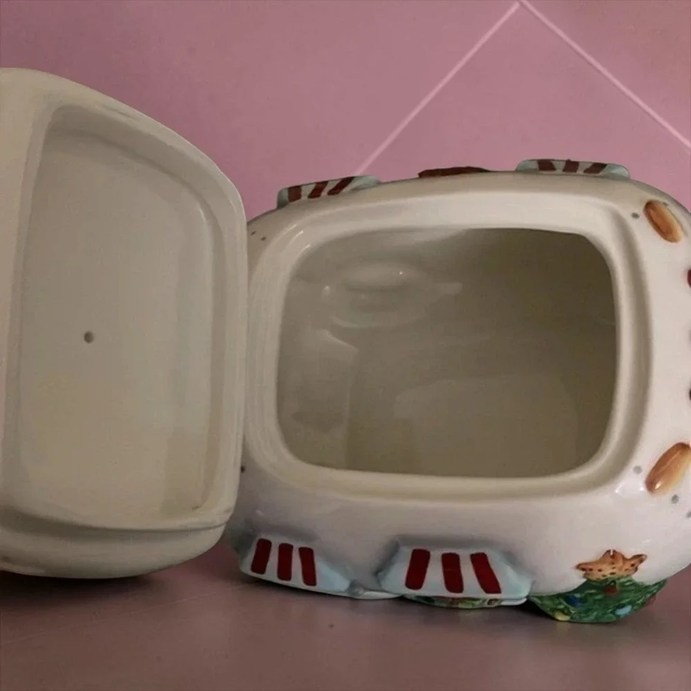Certified International Robin Roderick Christmas Camper Trailer Cookie Jar Retro